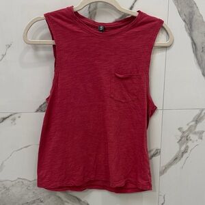 Vuori Tulip Pink Women's Crew Neck Muscle Tank Top w Pocket